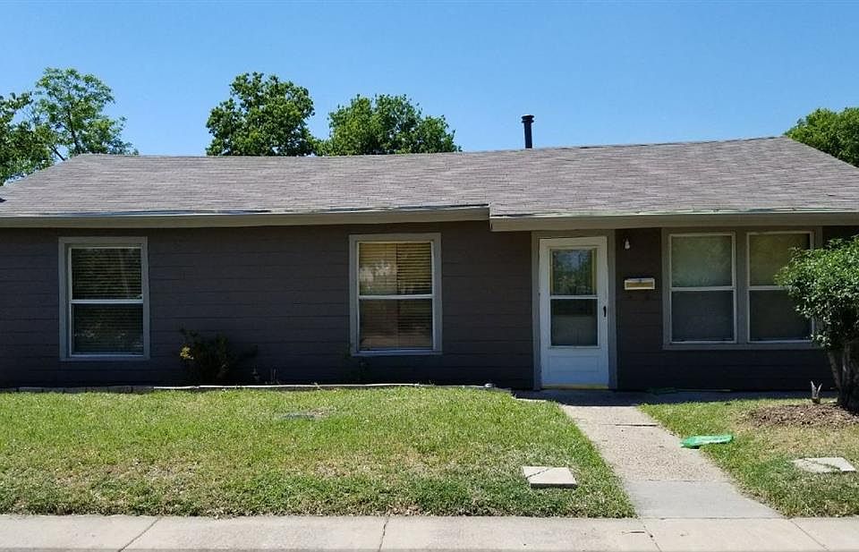 1st image of 1017 F Ave