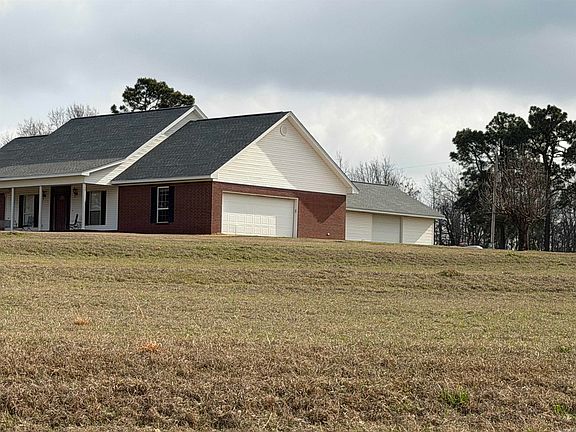 2nd image of 2920 Goodfellow Rd