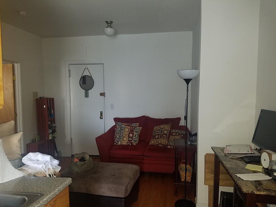 2nd image of 2960 Middletown Rd