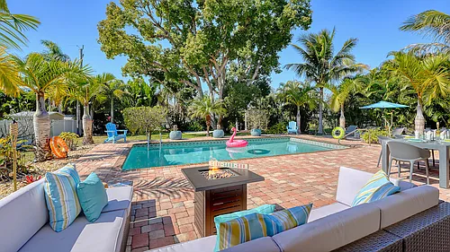 1102 Mallorca Dr Photo 1
