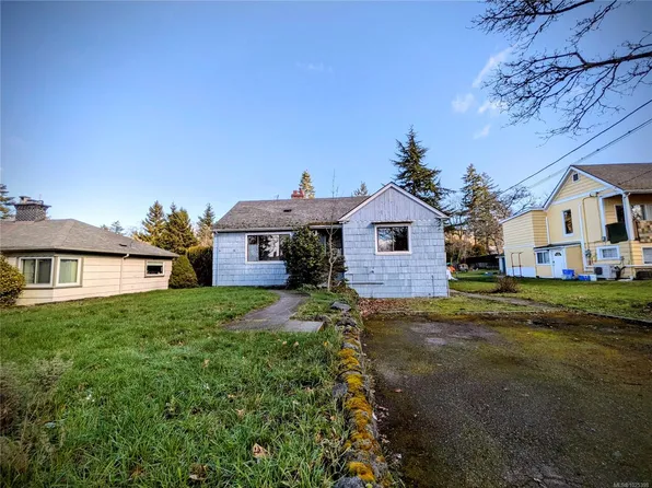 3661 Craigmillar Ave, Saanich, BC V8P 3H2