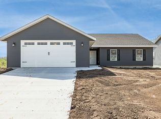 2918 Belle St SW, Cedar Rapids, IA 52404