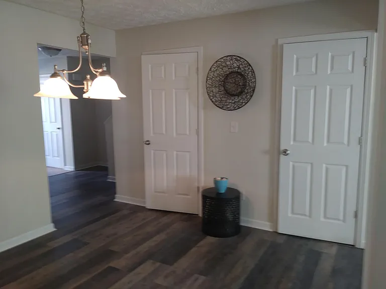Carlington Ln — Photo 8