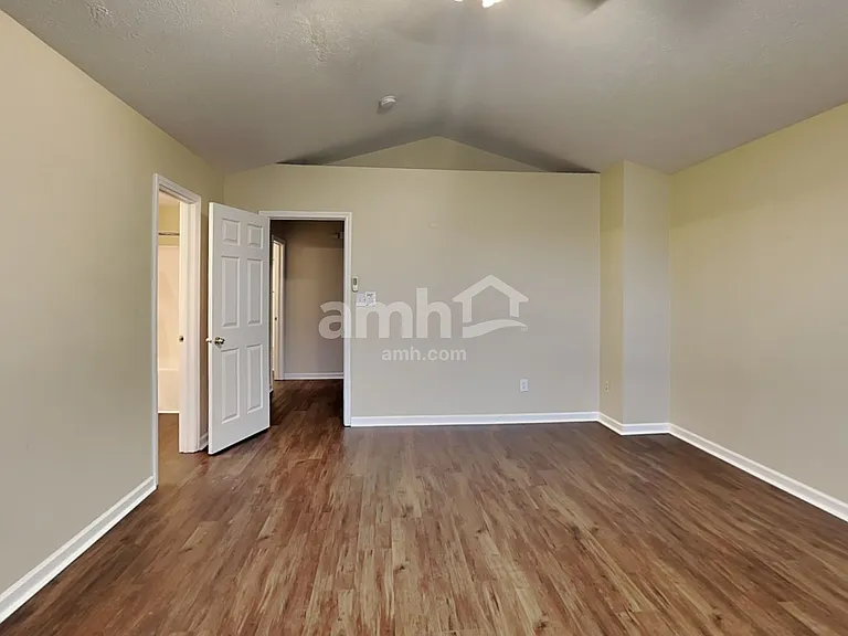551 Grabill Dr — Photo 12