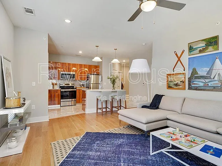 River House Apartments — Photo 12