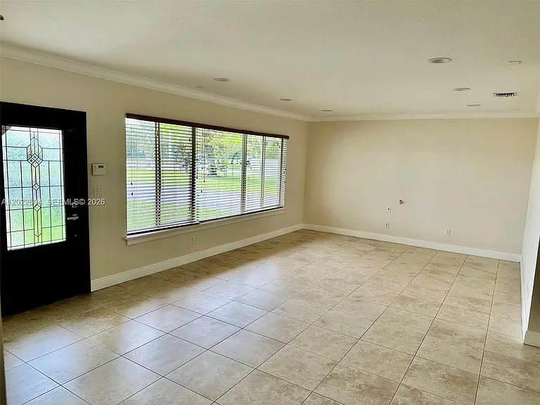 6801 SW 102nd Ave — Photo 5