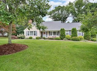 122 Lounsbury Rd, Trumbull, CT 06611