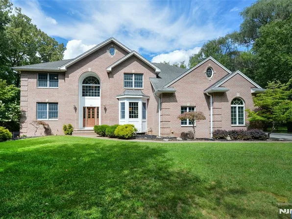 88 Dearborn Rd, Norwood, NJ 07648