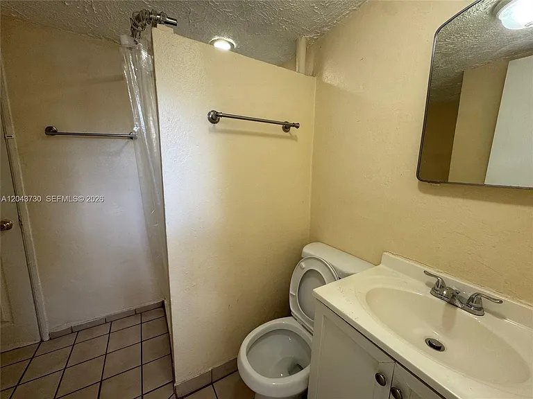 215 Columbus Pkwy — Photo 11