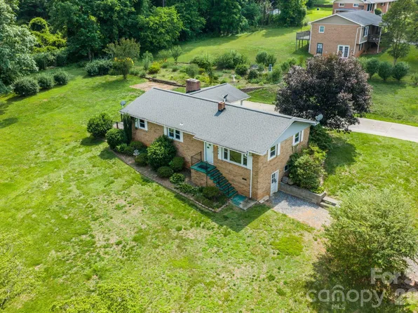 209 Saint Marys Church Rd, Morganton, NC 28655