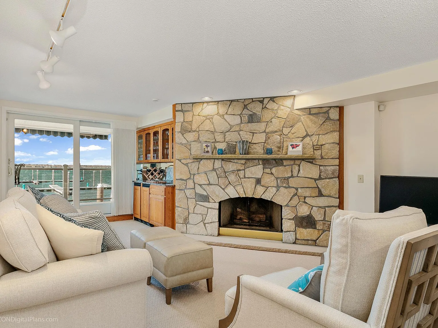 2 bed, 1256 sqft, $3,400 — Photo 4