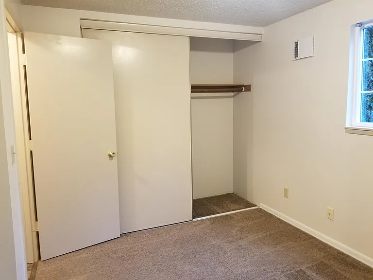 3318 Willow Ct SE — Photo 8