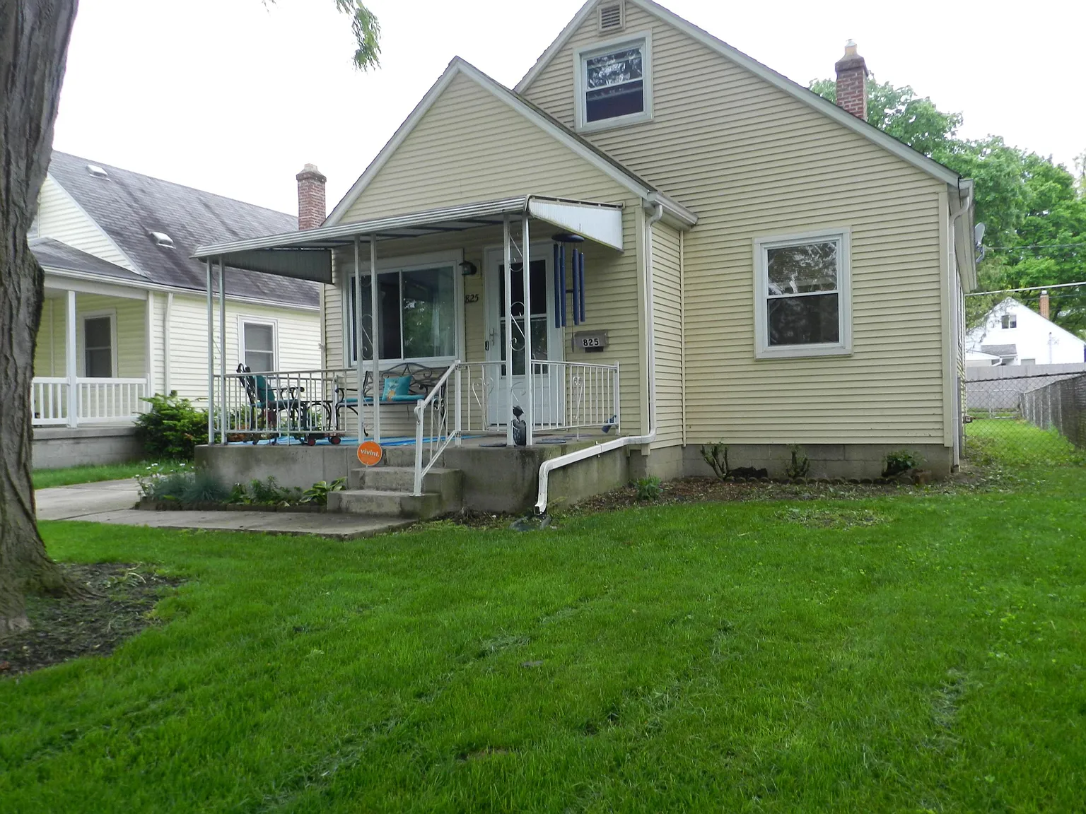 825 S Roys Ave photo 1