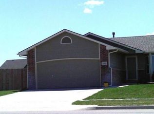 2105 E Spring Hill Dr, Goddard, KS 67052