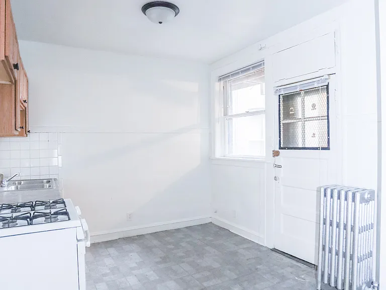 3948 W Roscoe St #2B — Photo 5