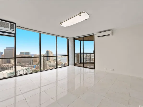 60 N Beretania St APT 3301, Honolulu, HI 96817