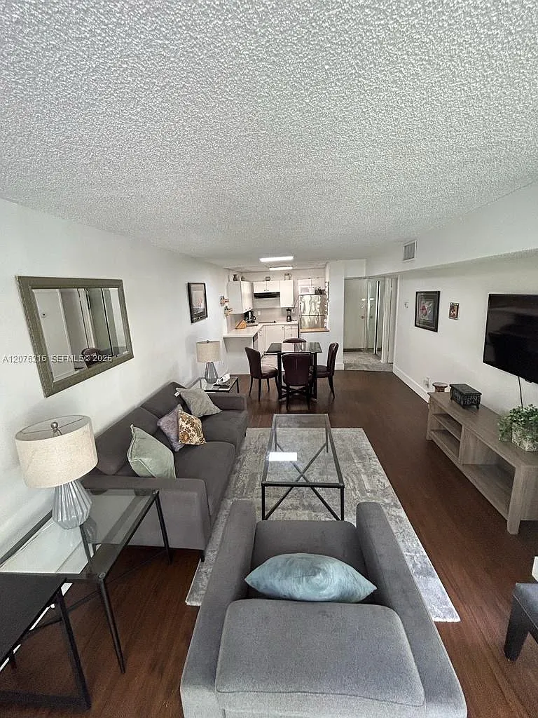 Avila South Condo — Photo 1