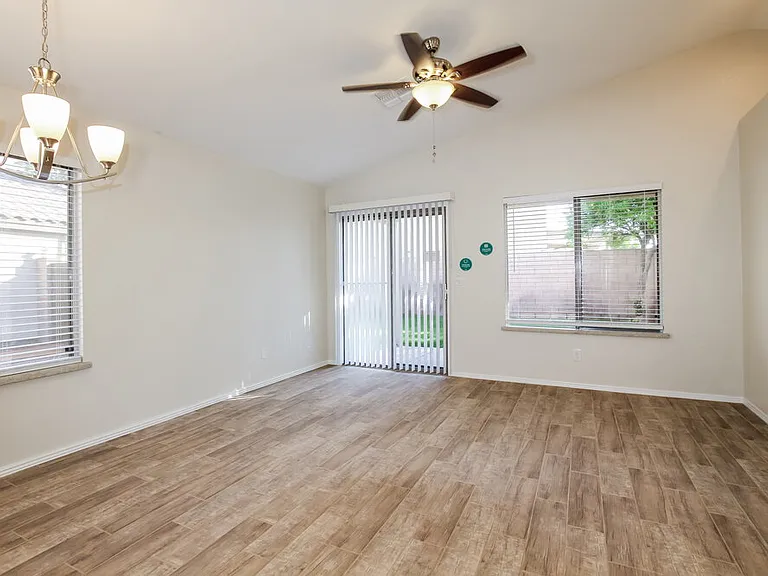 10559 W Amelia Ave — Photo 5