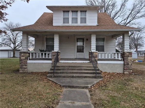 407 Parkway St, Hardin, MO 64035