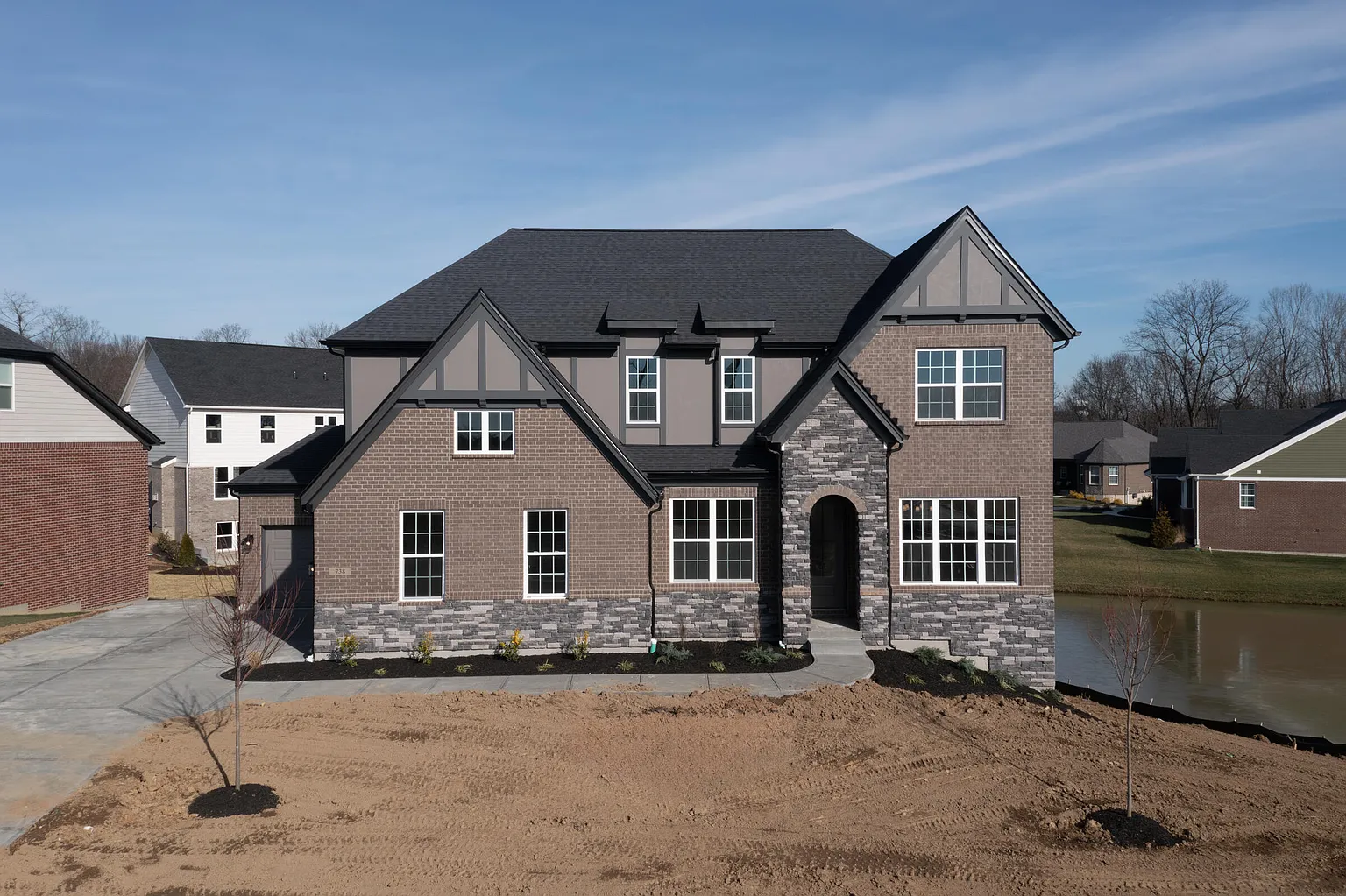 738 Man Owar Blvd photo 1