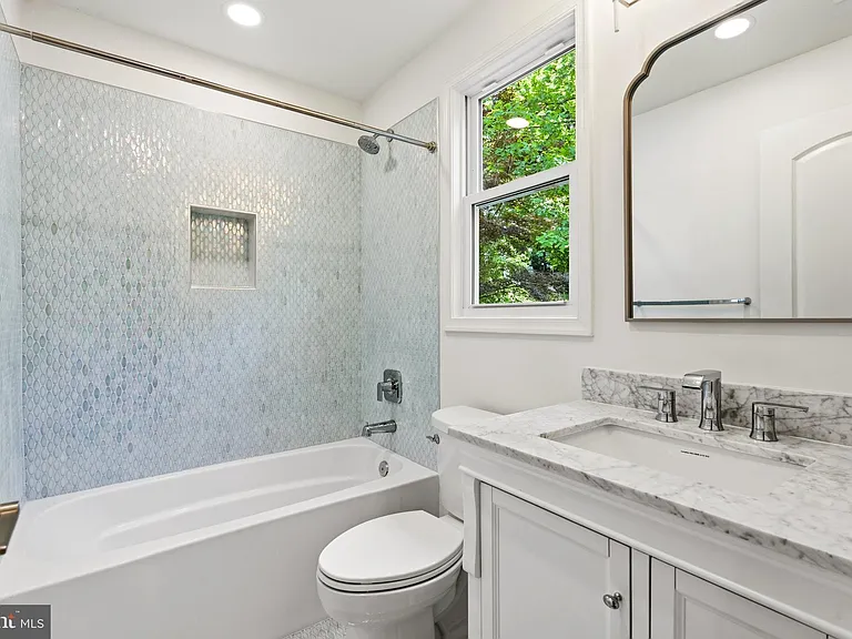 5605 Wood Way — Photo 12