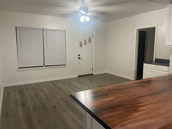 Open area to kitchen