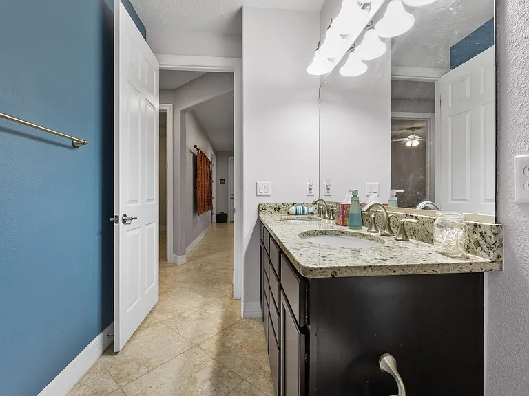 384 Los Alamos St — Photo 20