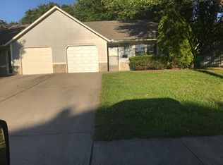 107 SE Greystone Dr, Lees Summit, MO 64063