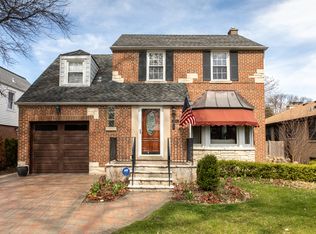 1904 Woodland Ave, Park Ridge, IL 60068