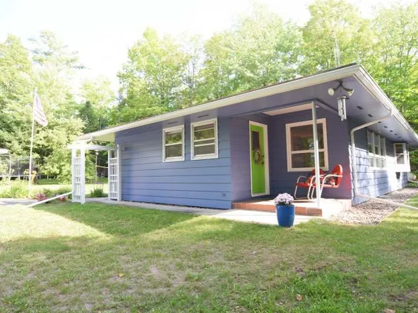 102 S Sth 17, Eagle River, WI 54521