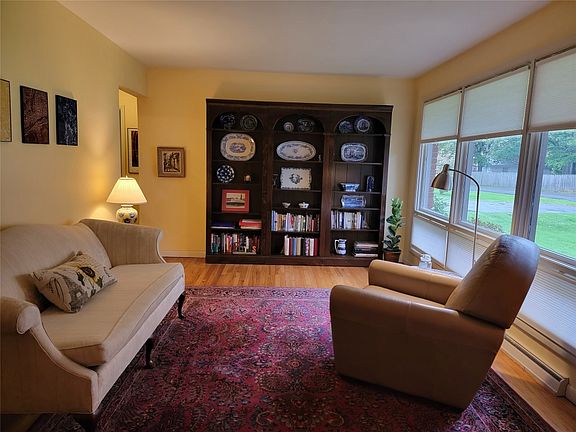 3rd image of 1612 Butternut Dr