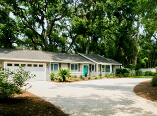 190 Santa Maria Cir, Saint Simons Island, GA 31522