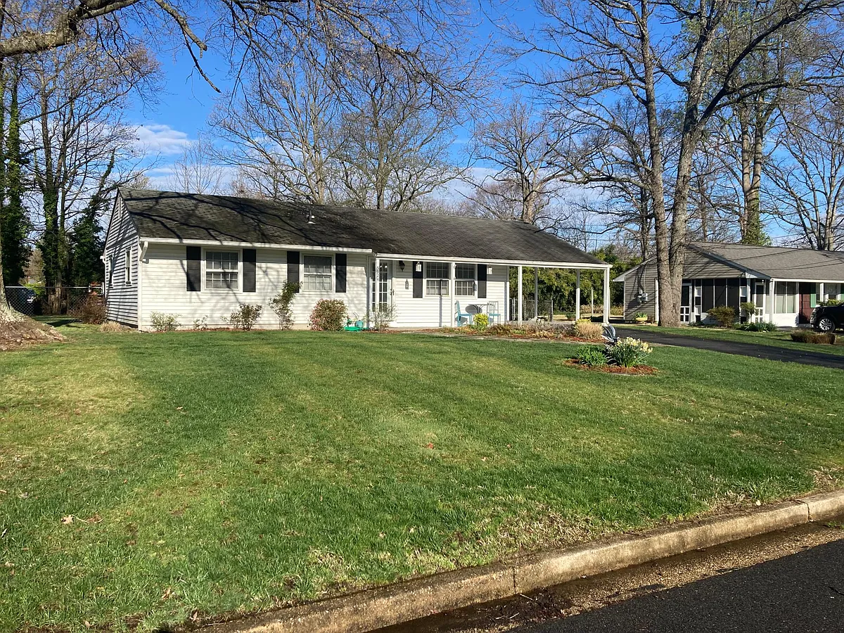 Building Photo - 5924 Brookview Dr