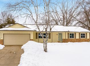 10215 Raven St NW, Coon Rapids, MN 55433