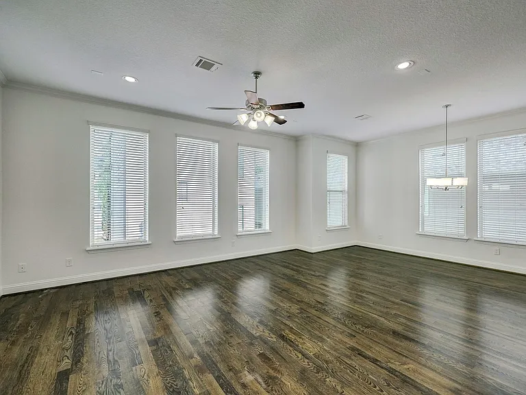 1518 Birdsall St #C — Photo 5
