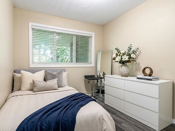 3rd image of 2700 McCallum Rd #104