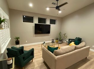 389 N Walnut St, Woodlake, CA 93286