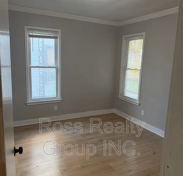 1121 Delence St #LOWER — Photo 6