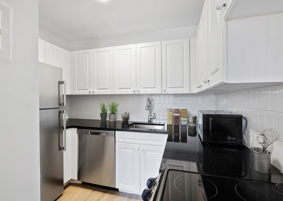 1st image of 50 W 34th St APT 7C7