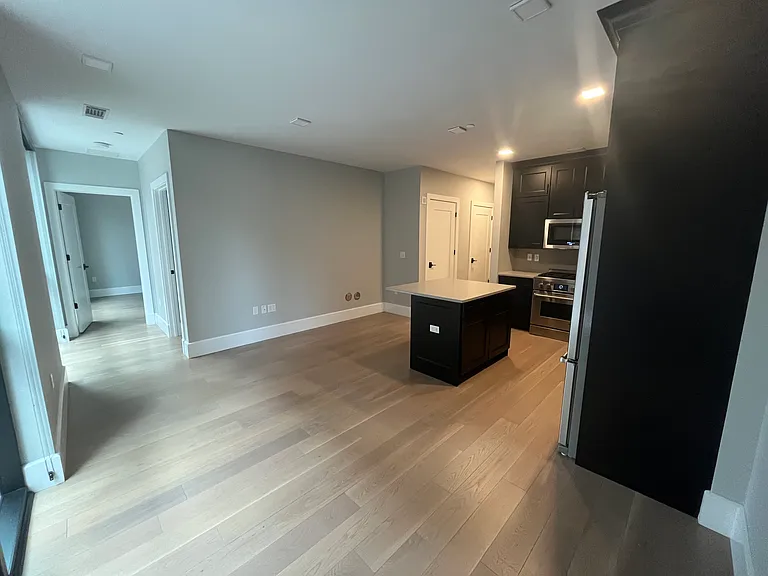 350 Oliver Ave #807 — Photo 4