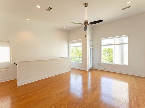 3rd image of 1702 S Lamar Blvd Unit 27
