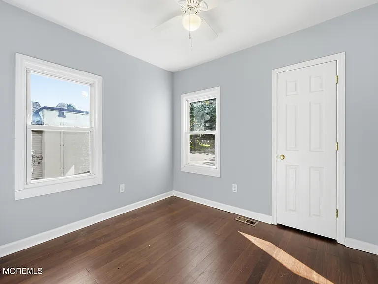 251 Main St — Photo 15