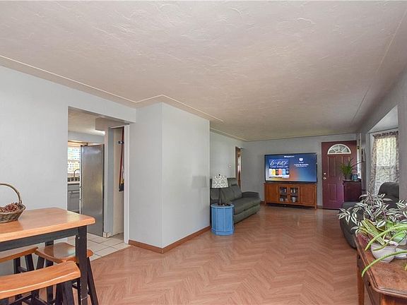 5th image of 725 Irving Park Blvd