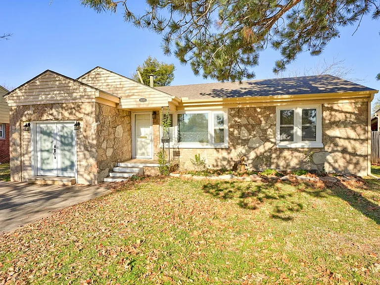 3135 NW Grand Blvd — Photo 43