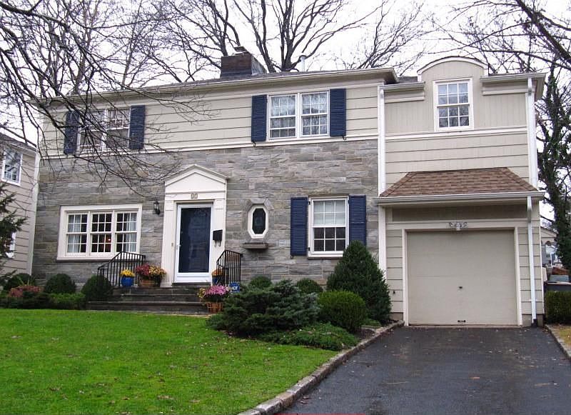 1st image of 17 Elmwood Pl