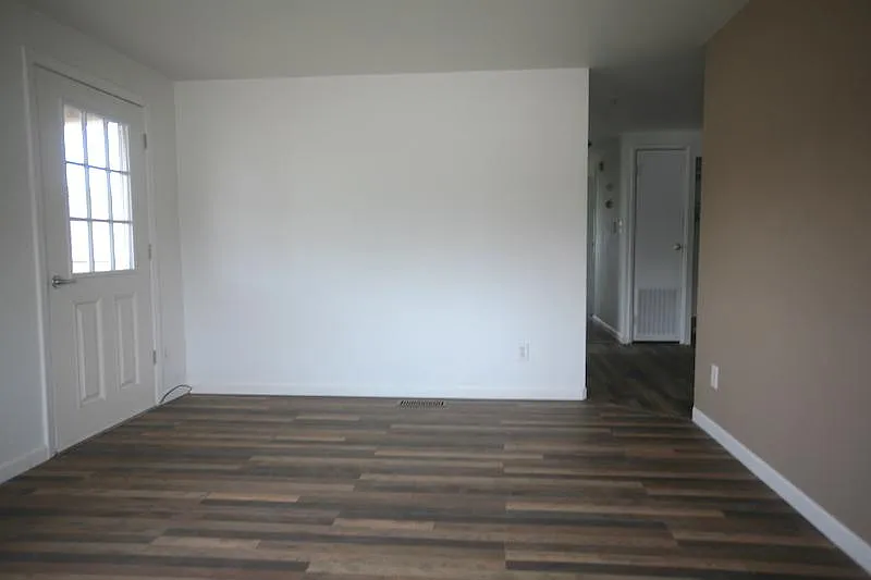 3 bed, 1200 sqft, $2,800 — Photo 2
