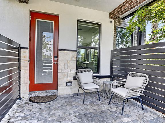 4th image of 765 NW 84TH Terrace