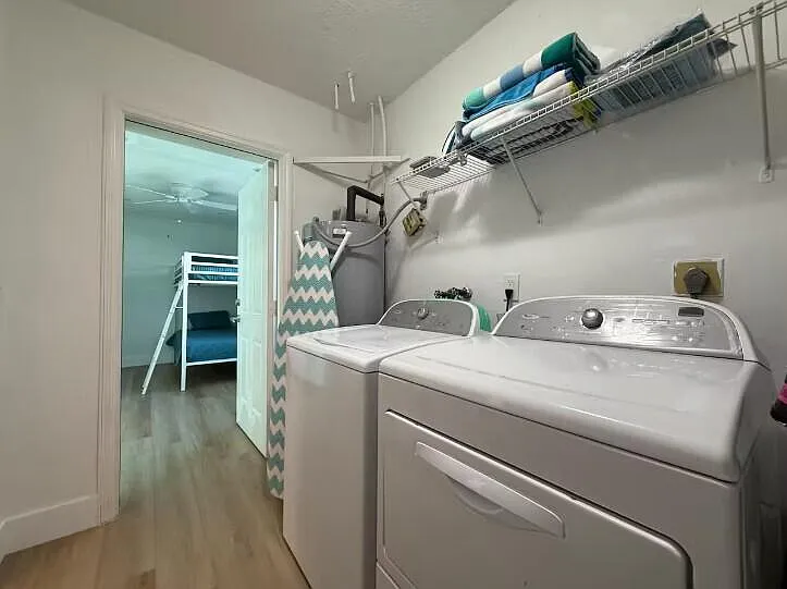 516 E Whitney Dr — Photo 32