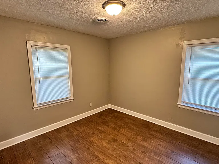 1330 W Victor Dr — Photo 16