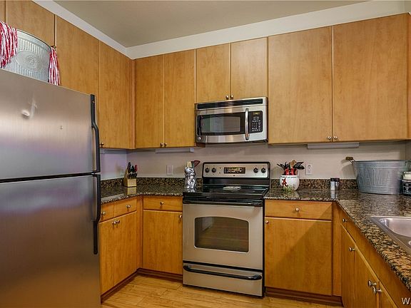 3rd image of 1901 5th Ave #1211